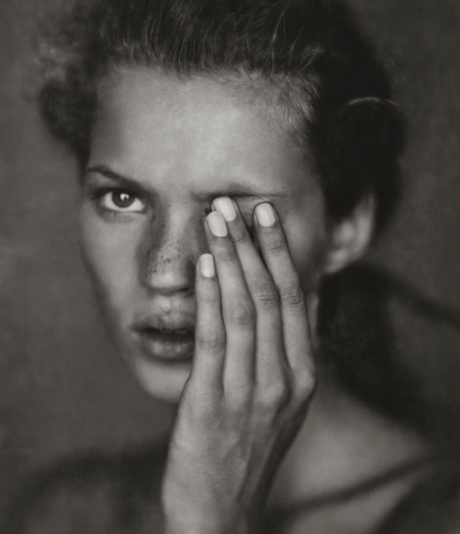 W ciemności światło. Nowa monografia Paolo Roversi [recenzja]