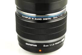 Olympus M.Zuiko Digital ED 8 mm Fisheye 1:1.8 PRO - pierścień ustawiania ostrości 