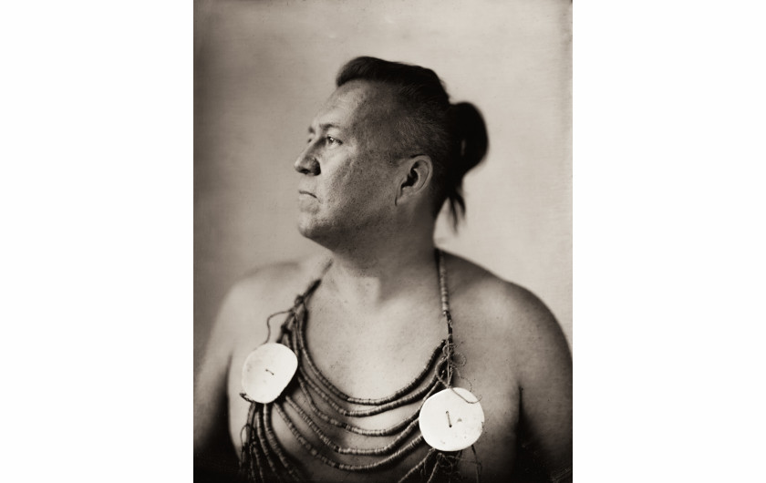 fot. Shane Balkowitsch, na zdjęciu Jakcson Davin Ripley. Z projektu Northern Plains Native Americans: A Modern Wet Plate Perspective 