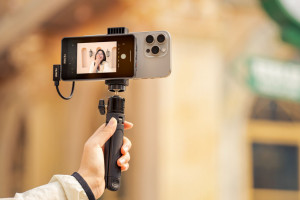 Viltrox DC-T1 - selfie screen dla twórców rolek i mobilnych vlogów