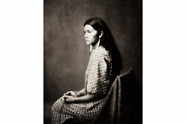 fot. Shane Balkowitsch, na zdjęciu Jaelyn Rita "Two Hearts". Z projektu Northern Plains Native Americans: A Modern Wet Plate Perspective