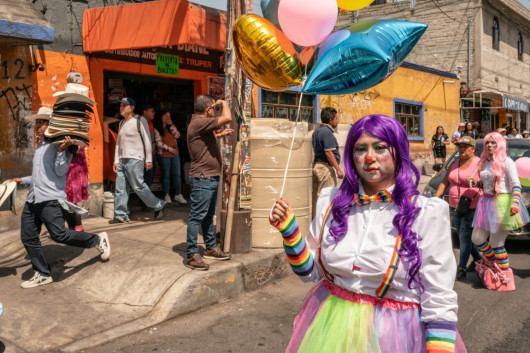 fot. Daniel Ramos z cyklu Carnival on the Outskirts, finalista URBAN Photo Awards 2025: Projects & Portfolios