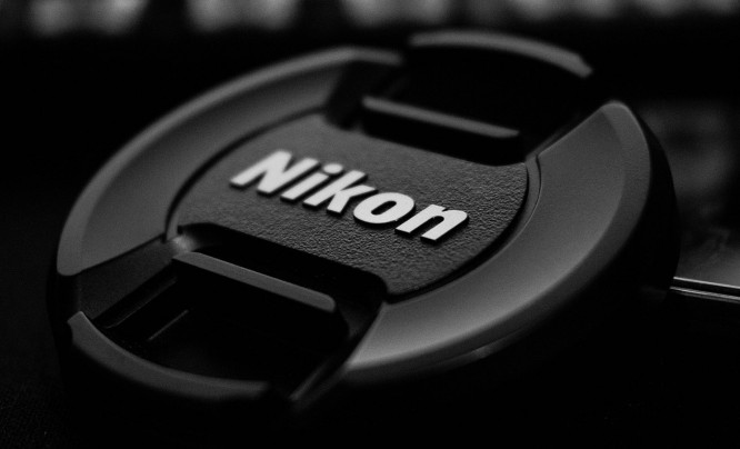 Nikon prognozuje wyjście na prostą do końca 2022 roku. Szykuje się też sporo nowych szkieł