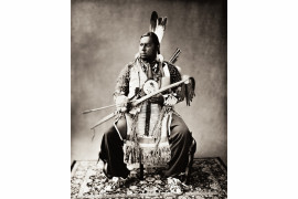 fot. Shane Balkowitsch, na zdjęciu Tokerya Waci U Richardson. Z projektu Northern Plains Native Americans: A Modern Wet Plate Perspective