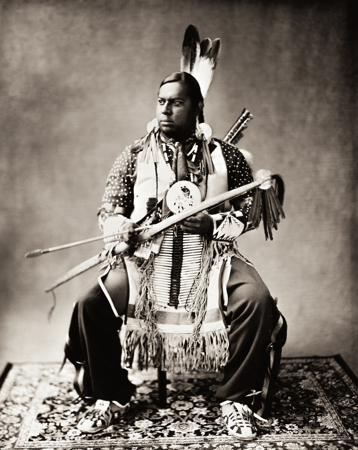 fot. Shane Balkowitsch, na zdjęciu Tokerya Waci U Richardson. Z projektu Northern Plains Native Americans: A Modern Wet Plate Perspective