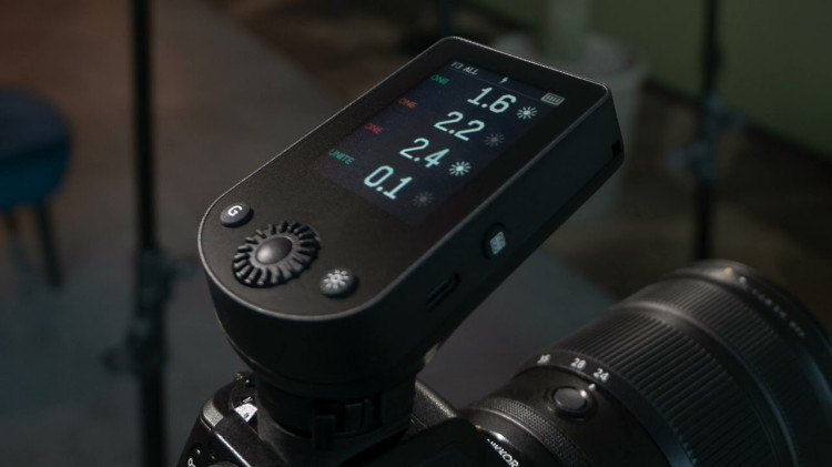 Elinchrom Transmitter Pro X - nadajnik stworzony z myślą o szybkości, przejrzystości i pewności działania