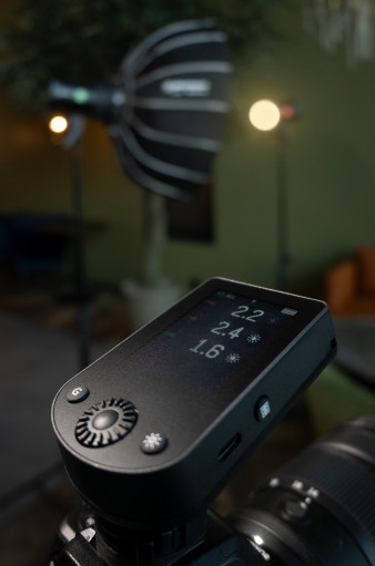 Elinchrom Transmitter Pro X - nadajnik stworzony z myślą o szybkości, przejrzystości i pewności działania