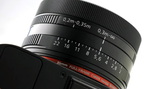 Carl Zeiss 35 mm f/2.0 T*