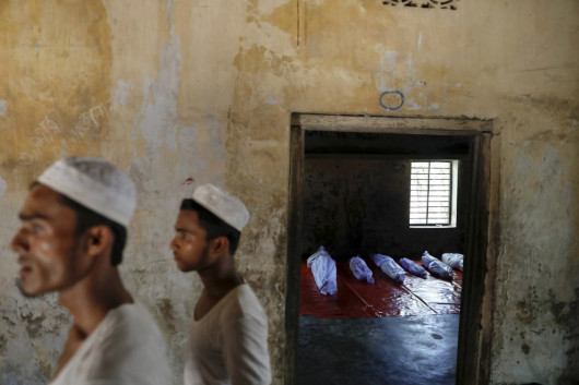Nagroda Pulitzer 2018 w kategorii Feature Photography - redakcja fotograficzna Reuters | Zdjęcia ukazują przemoc, z jaką spotkali się uchodźcy Rohingya uciekając z Birmy.