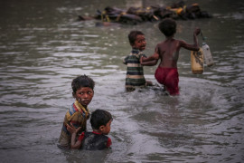 Nagroda Pulitzer 2018 w kategorii Feature Photography - redakcja fotograficzna Reuters | Zdjęcia ukazują przemoc, z jaką spotkali się uchodźcy Rohingya uciekając z Birmy.