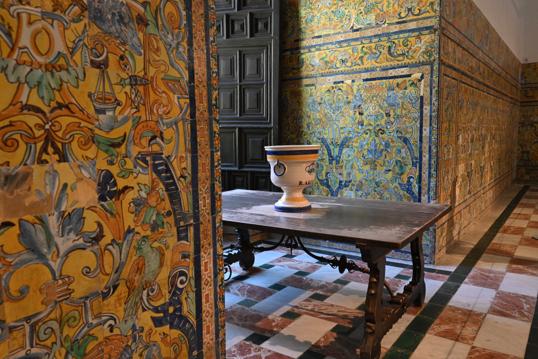 1/100 s, f/5.6, ISO 3200, 27.5 mm