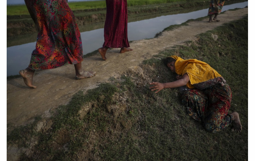 Nagroda Pulitzer 2018 w kategorii Feature Photography - redakcja fotograficzna Reuters | Zdjęcia ukazują przemoc, z jaką spotkali się uchodźcy Rohingya uciekając z Birmy.