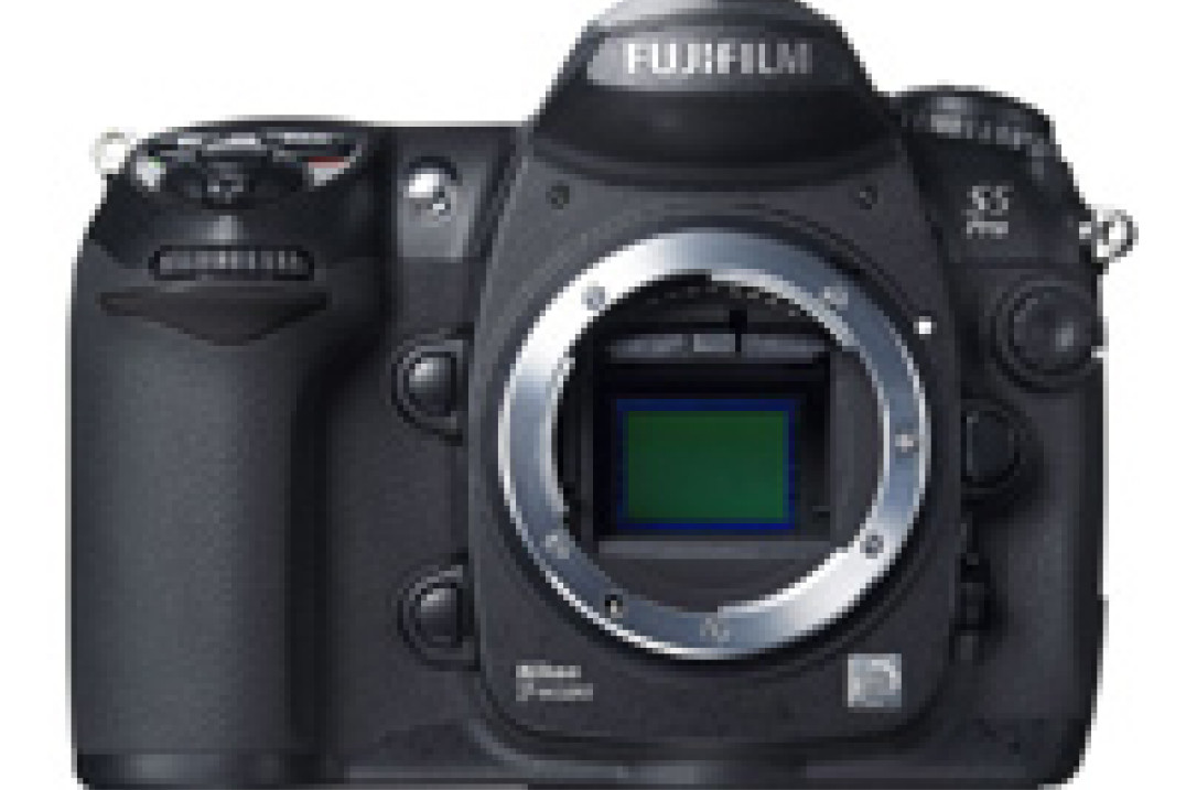 Uaktualnienie firmware do wersji 1.04 w Fujifilm FinePix S5 Pro