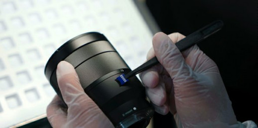 Czym różnią się obiektywy Zeiss i Sony/Zeiss?
