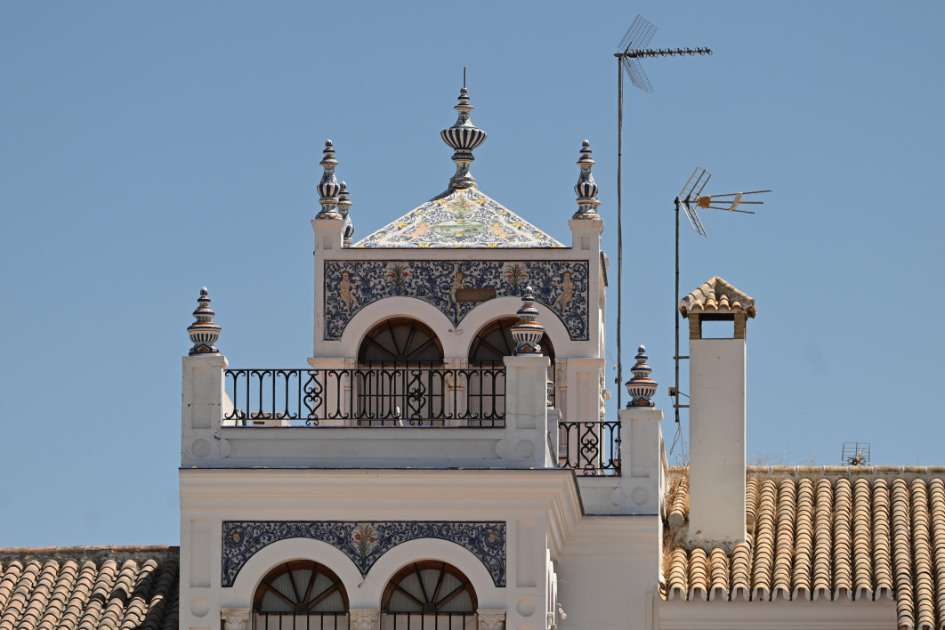 1/1000 s, f/5.6, ISO 100, 180.0 mm