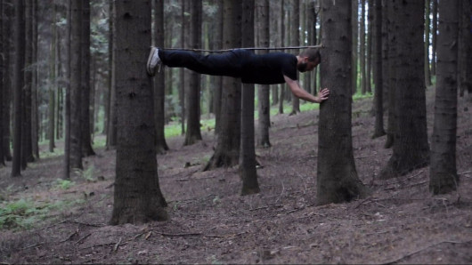 Krzysztof Maniak kadr z filmu „Bez Tytułu (Czas i Przestrzeń)” 2013