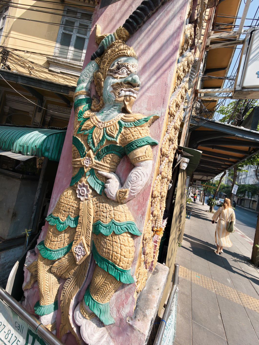 1/592 s, f/2, ISO 71, 14 mm