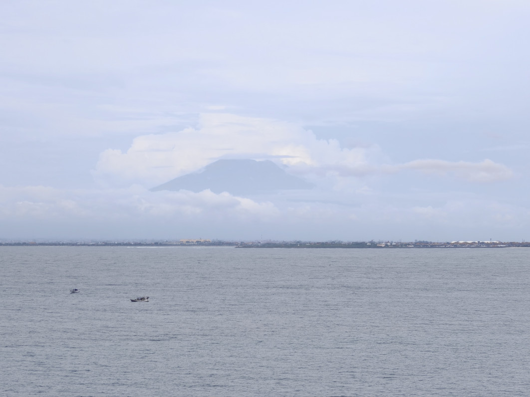 1/189 s, f/2.1, ISO 50, 140 mm