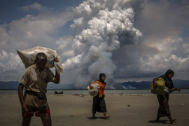 Nagroda Pulitzer 2018 w kategorii Feature Photography - redakcja fotograficzna Reuters | Zdjęcia ukazują przemoc, z jaką spotkali się uchodźcy Rohingya uciekając z Birmy.