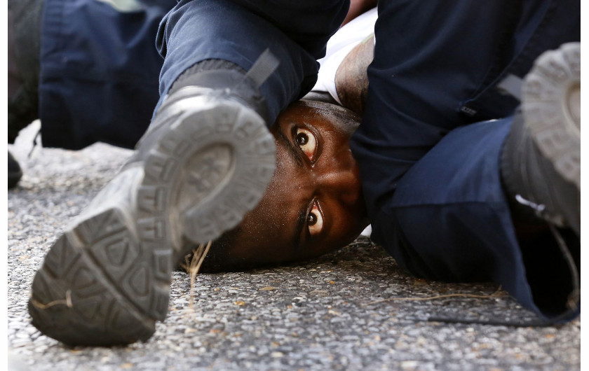 Jonathan Bachman, PROTESTOR'S EYES - I miejsce w kategorii General Color