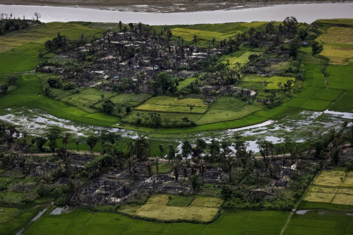 Nagroda Pulitzer 2018 w kategorii Feature Photography - redakcja fotograficzna Reuters | Zdjęcia ukazują przemoc, z jaką spotkali się uchodźcy Rohingya uciekając z Birmy.