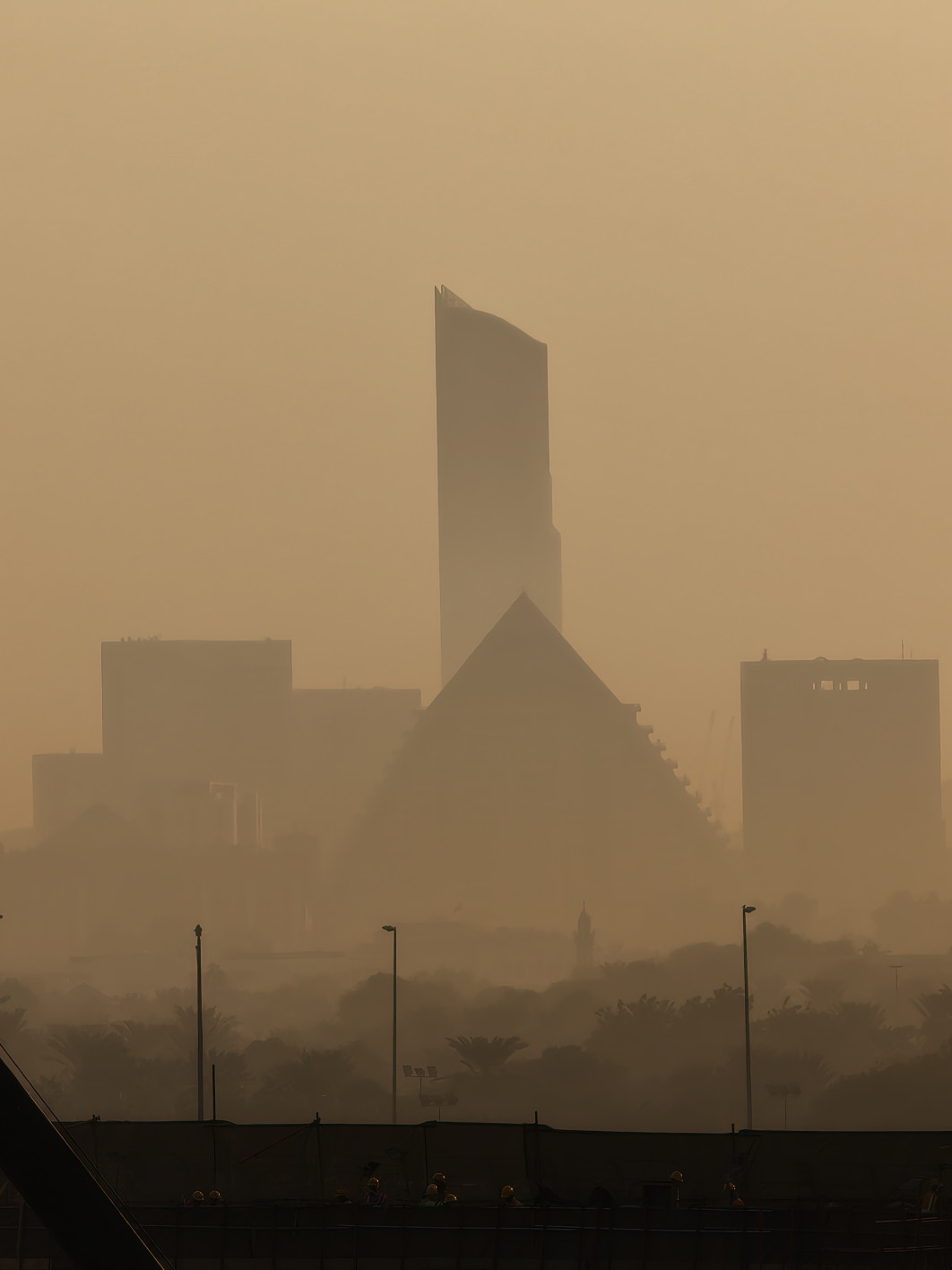 1/641 s, f/2.1, ISO 50, 361 mm