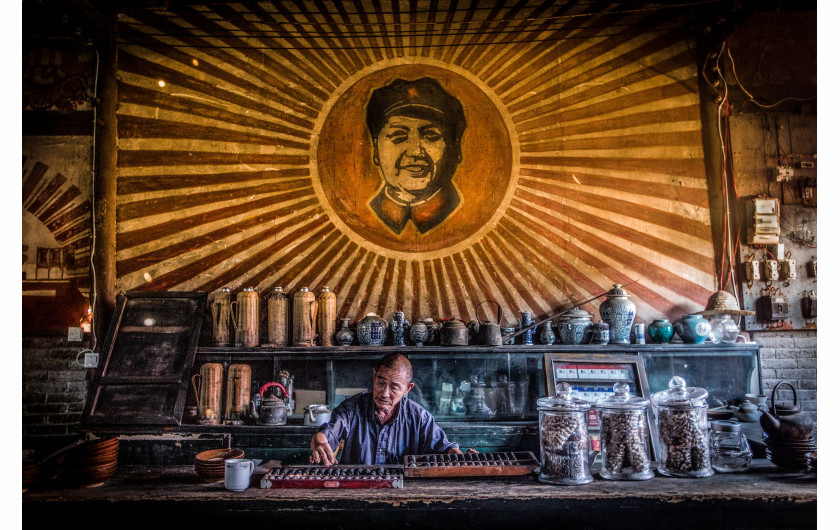 Zijie Gong, MAN RUNNING A TEAHOUSE - I miejsce w kategorii Under 20