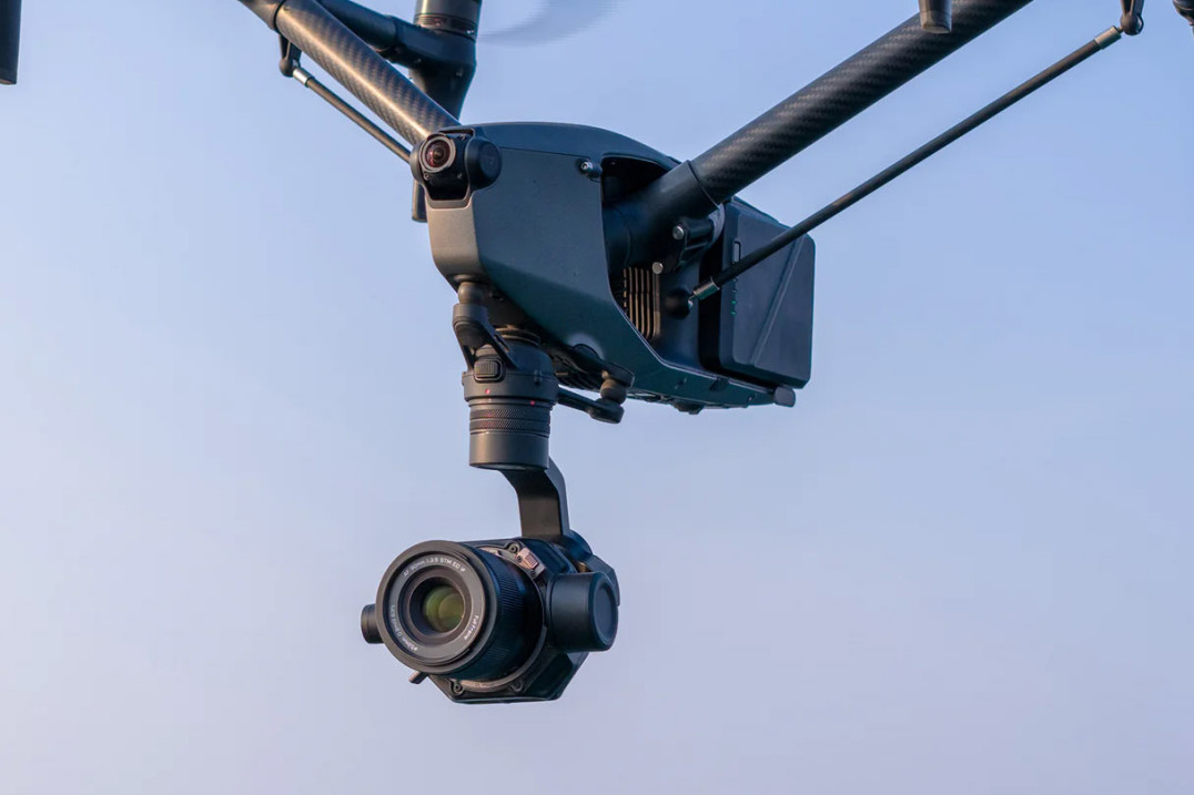 Viltrox wchodzi w segment optyki do dronów - AF 90 mm f/3.5 to niedrogi obiektyw do DJI Inspire i kamery Ronin 4D