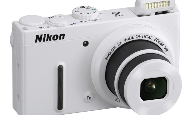 Nikon Coolpix P330