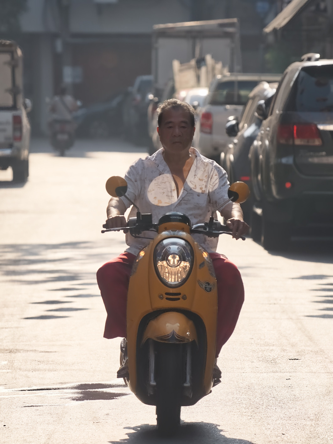 1/100 s, f/2,7, ISO 50, 400 mm (konwerter)