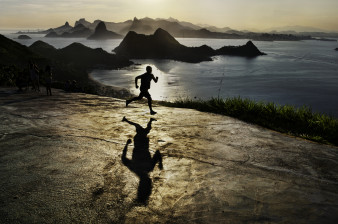 Steve McCurry manipulował zdjęciami od lat. I są na to dowody