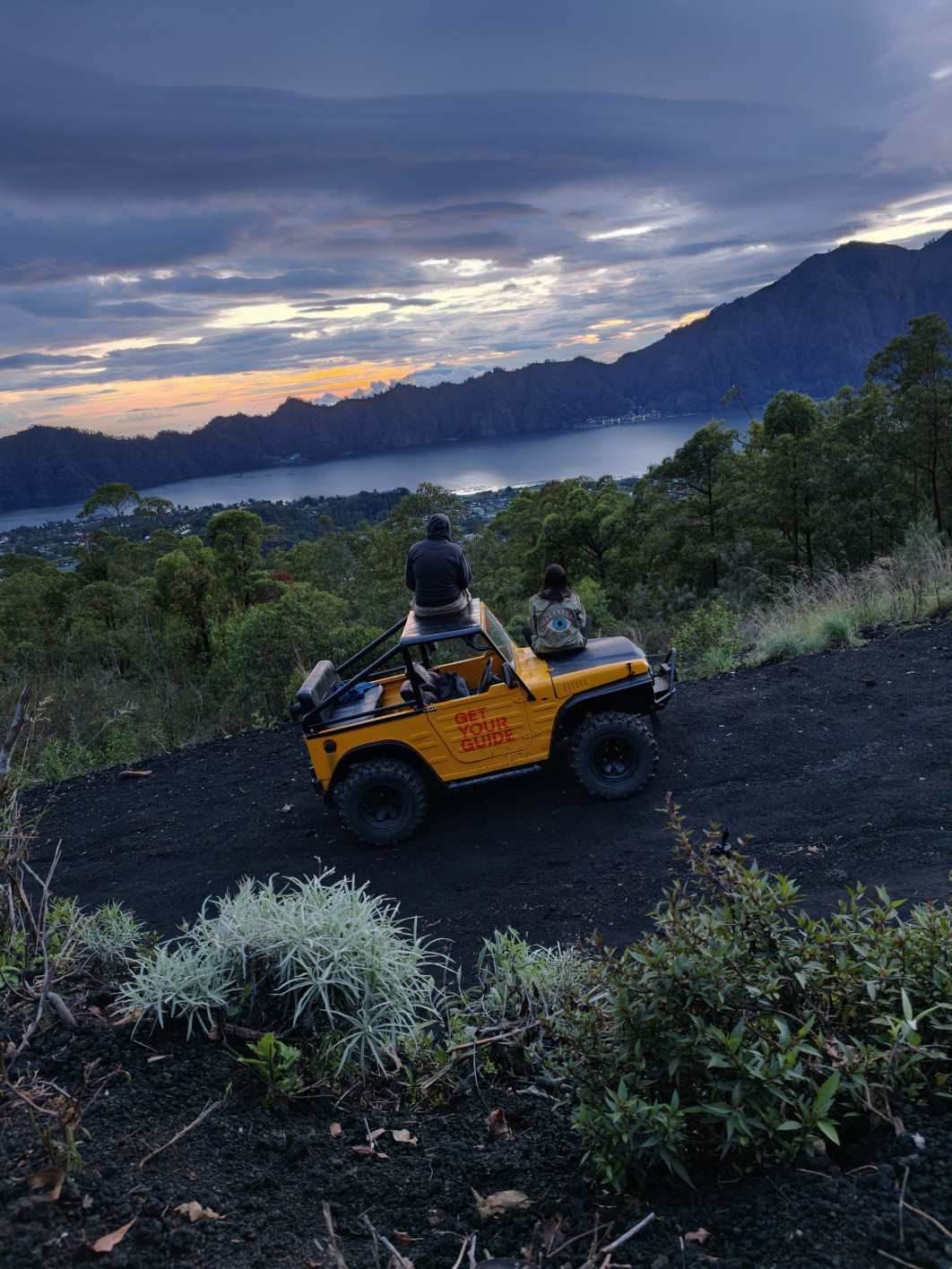 1/402 s, f/1.5, ISO 800, 23 mm