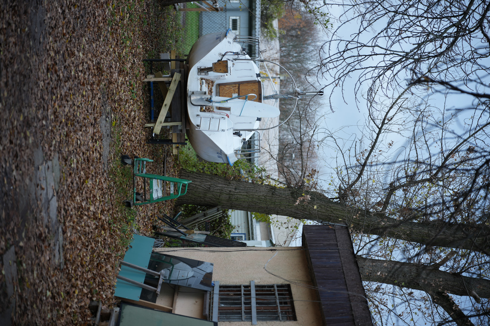 1/80 s, f/2, ISO 100, 70.0 mm