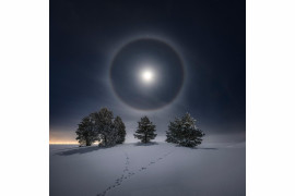 fot. Goran Strand, "Lunar Halo", 2. miejsce w kat. Our Moon<br></br><br></br>