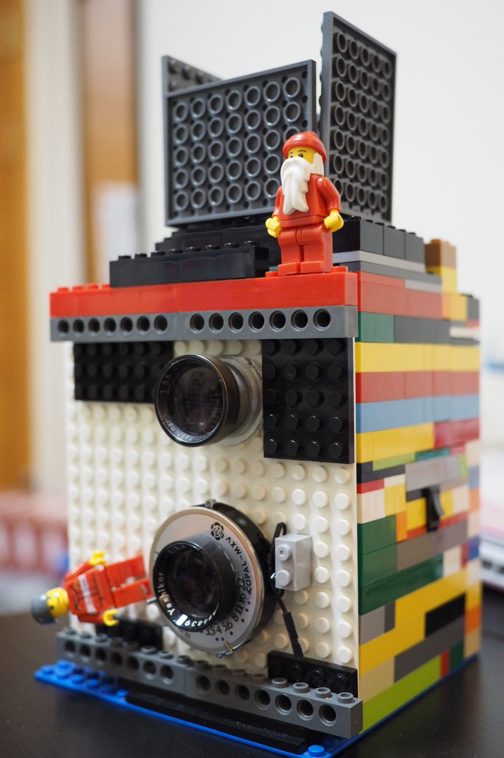 Камера конструктор. Кинокамера 2022 из лего. LEGO камера. Кинокамера из лего moc. Киносъёмочная камера из лего.