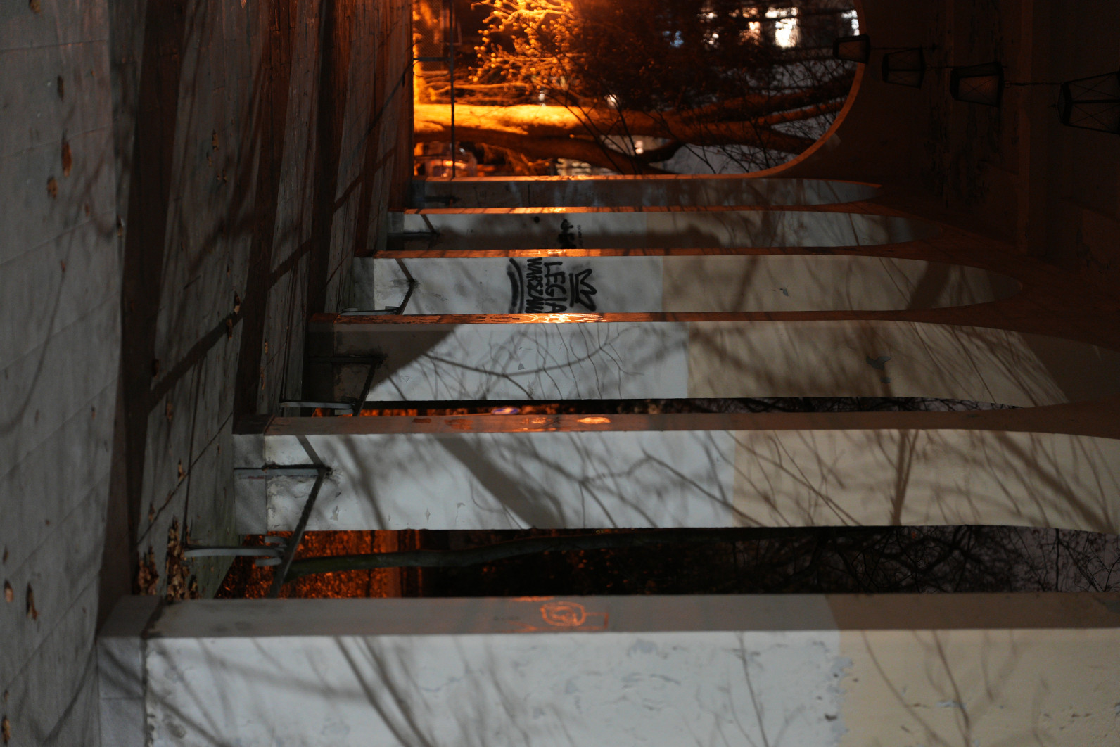 1/8 s, f/2, ISO 2500, 70.0 mm