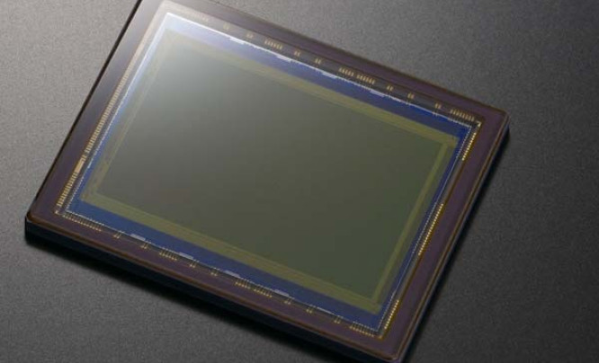 Sony CMOS Exmor - stabilizacja pełnoklatkowej matrycy w A900