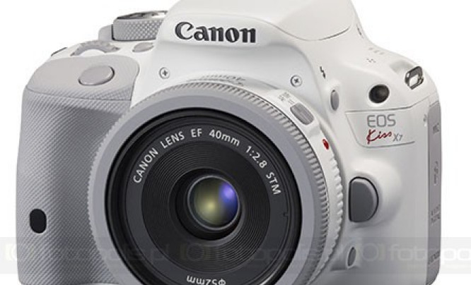 Canon EOS 100D w bieli