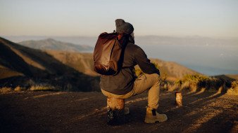 Jeden, aby rządzić wszystkimi? Plecaki Peak Design Outdoor w praktyce