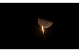 fot. Paul Eckhardt, "Falcon 9 Soars Past Moon", Nagroda Best Newcomer<br></br><br></br>