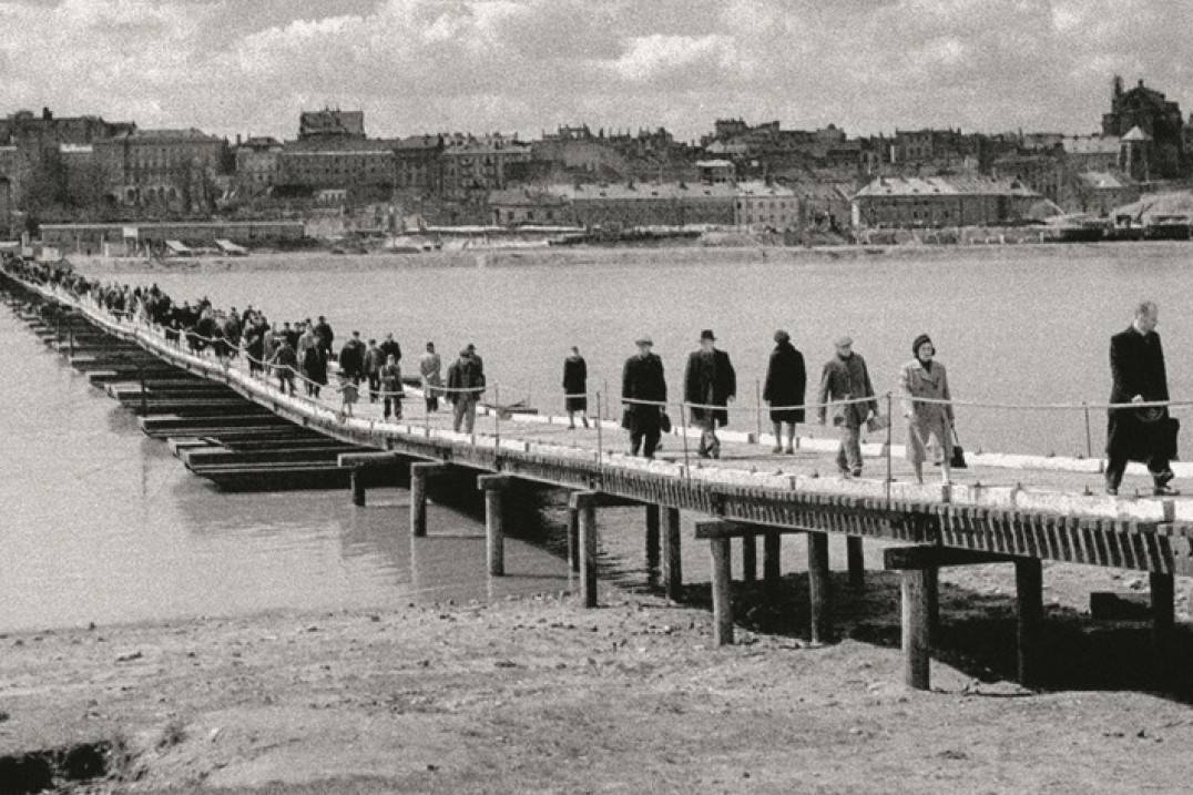 Warszawa na zdjęciach reporterskich z lat 1945-49. Nowa wystawa i album poświęcone odbudowie stolicy
