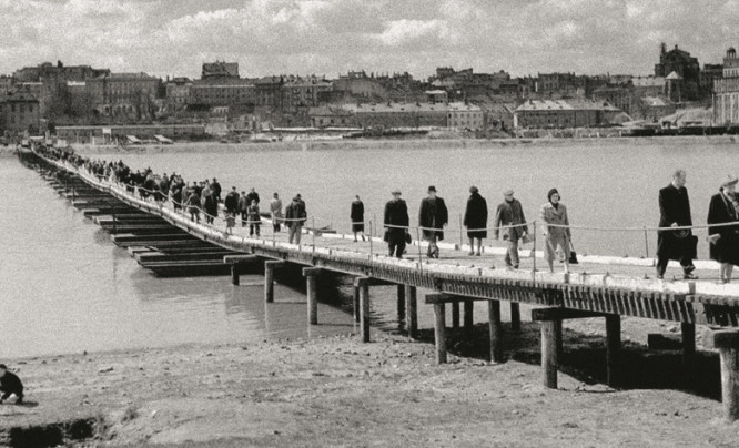 Warszawa na zdjęciach reporterskich z lat 1945-49. Nowa wystawa i album poświęcone odbudowie stolicy