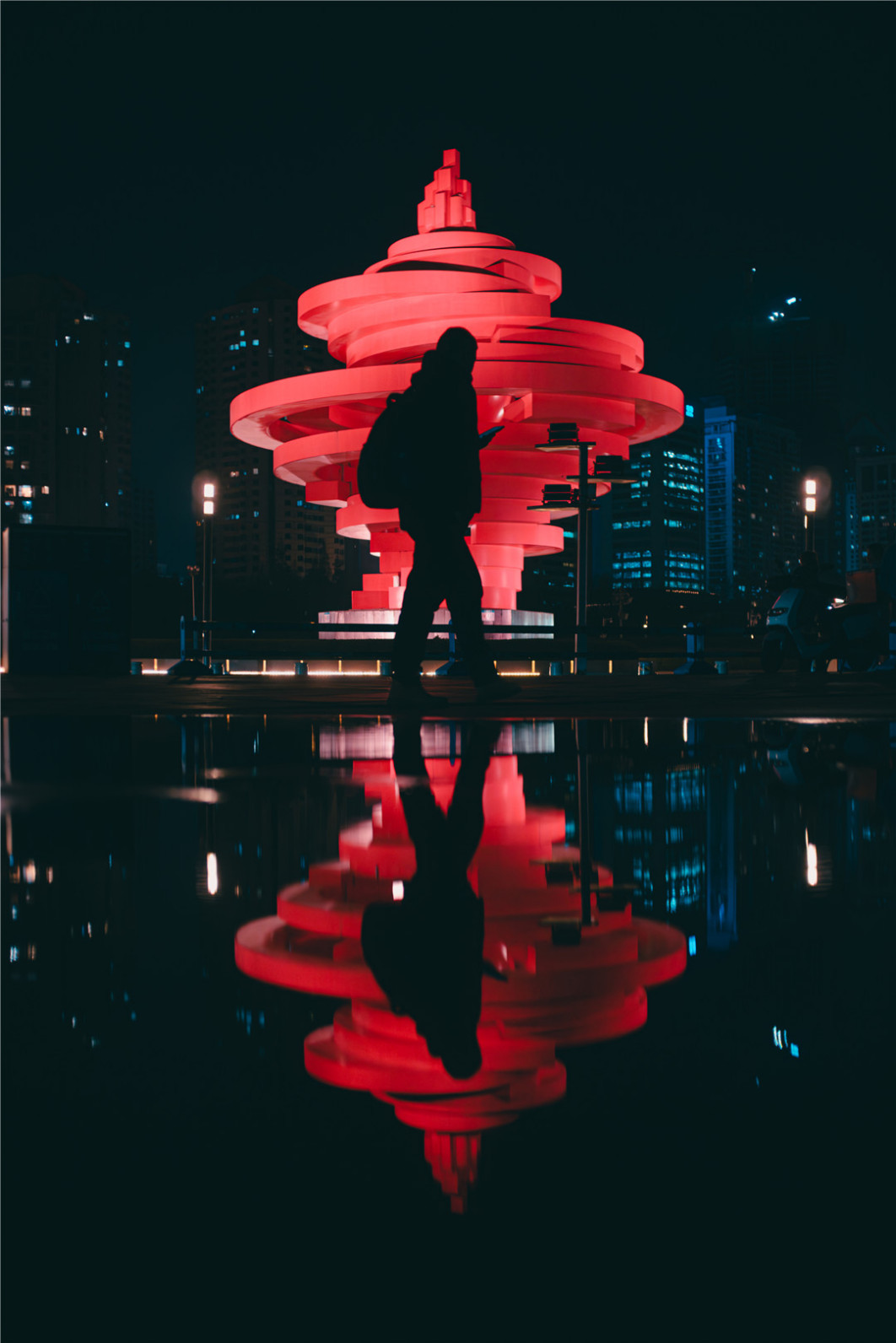 1/250 s, f/1.8, ISO 800, 25.0 mm